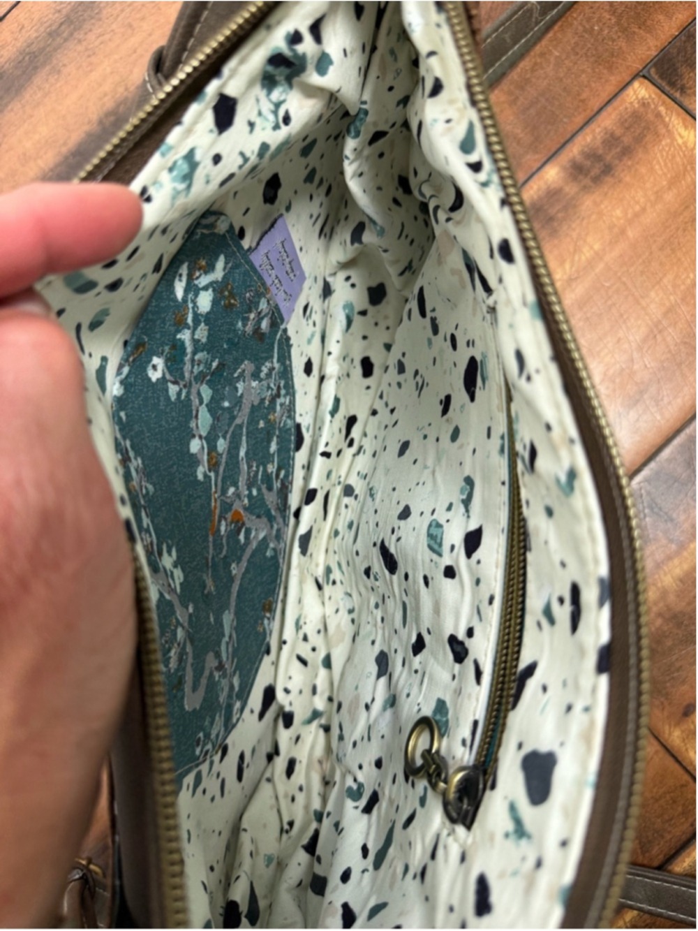 Fox & Fawn Cork Embroidered Boho Crossbody Bag - Picture 8 of 12